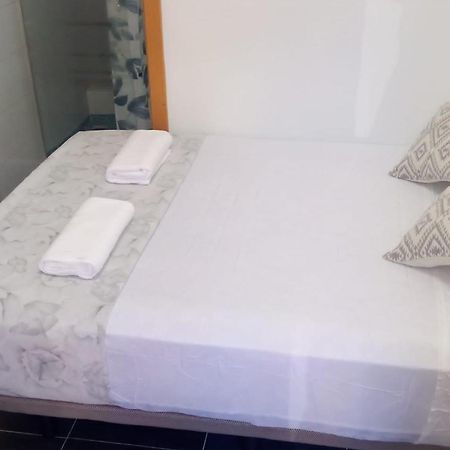Estudio Encantador Cerca Del Carrefour Rosaleda 1 Малага Экстерьер фото