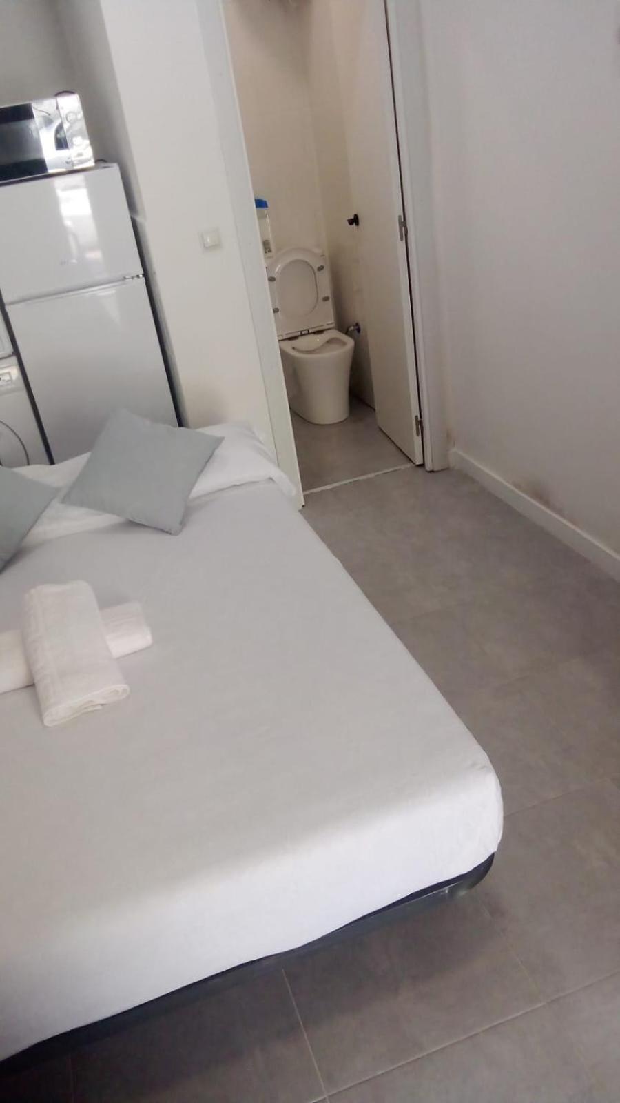 Estudio Encantador Cerca Del Carrefour Rosaleda 1 Малага Номер фото