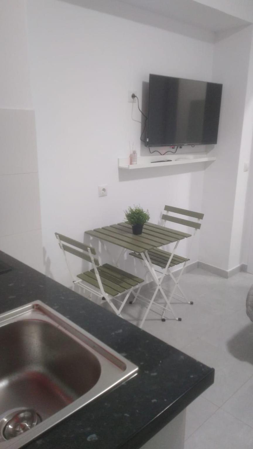 Estudio Encantador Cerca Del Carrefour Rosaleda 1 Малага Экстерьер фото