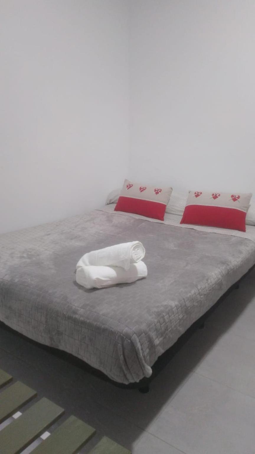 Estudio Encantador Cerca Del Carrefour Rosaleda 1 Малага Экстерьер фото