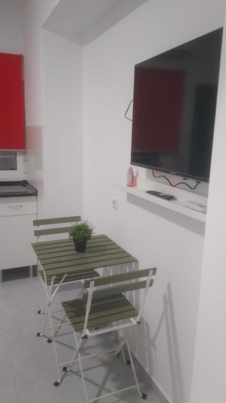Estudio Encantador Cerca Del Carrefour Rosaleda 1 Малага Экстерьер фото